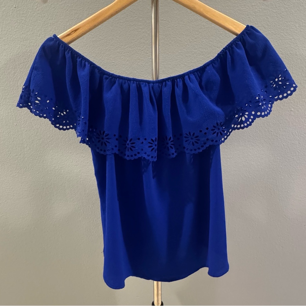 Iris Blue Ruffled Off-the-Shoulder Shirt M